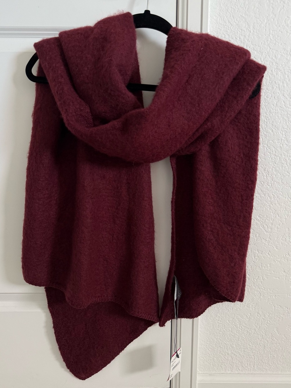 Vince Camuto Women’s Burgundy Soft Ruana Shaw, NWT.